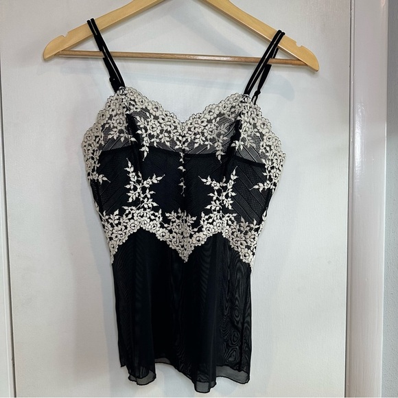 Wacoal Embrace Lace Chemise Lingerie Mermaid Top. Size: Small. Black/Cream. - Picture 1 of 5